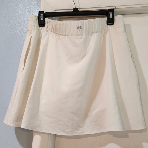 Women's Talbots White Skort, Size L - Picture 8 of 10